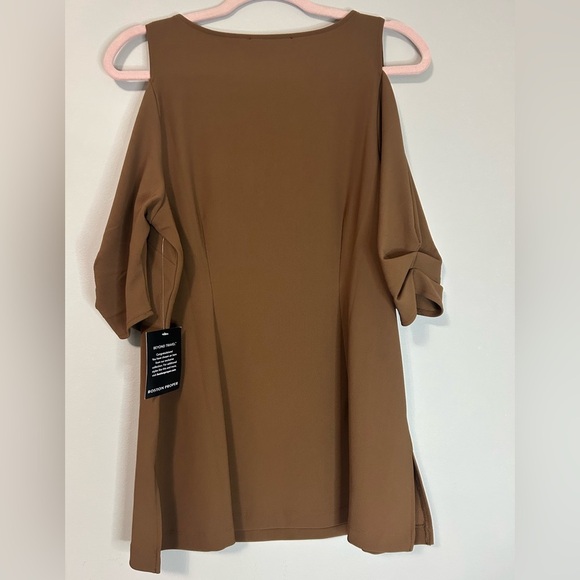 NWT Boston Proper Brown Cold Shoulder Blouse, Size M - Picture 7 of 7